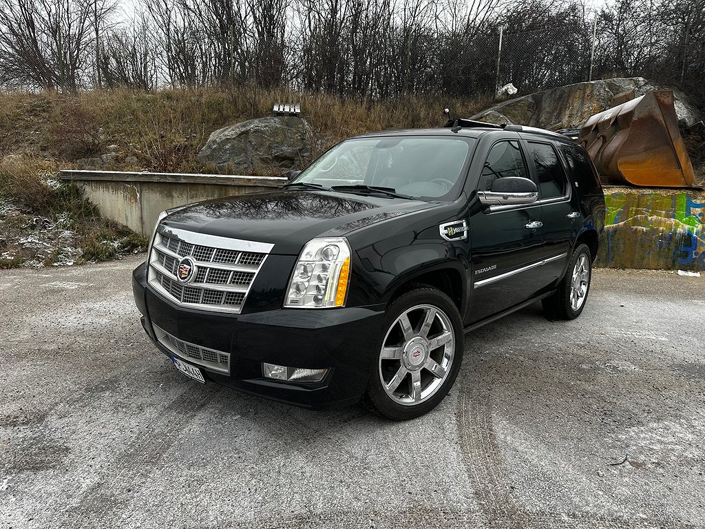 Cadillac Escalade 6.0 V8 Hybrid 4WD CVT Platinum Taklucka 