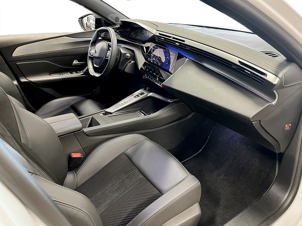 Bild på Peugeot 408 GT PHEV 225hk Aut - B-KAMERA, CARPLAY