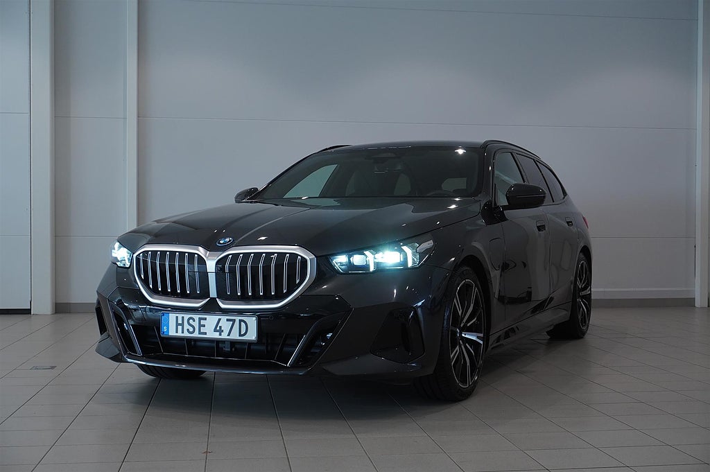 BMW 530e xDrive Touring M-Sport Drag DAP HUD B W | Ränta 1,99%