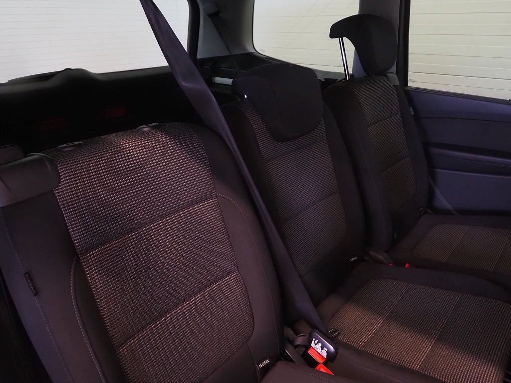 Volkswagen Sharan 7-sits 2.0 TDI 140hk Pano Drag Navi Kamera 2014