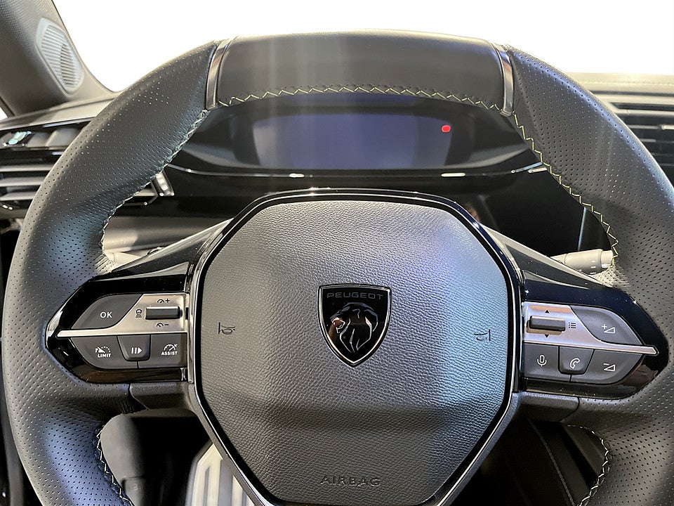 Bild på Peugeot 408 GT PHEV 225hk Aut B-KMERA CARPLAY