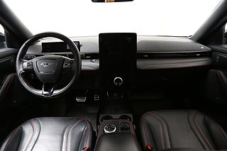 SUV Ford Mustang Mach-E 9 av 22