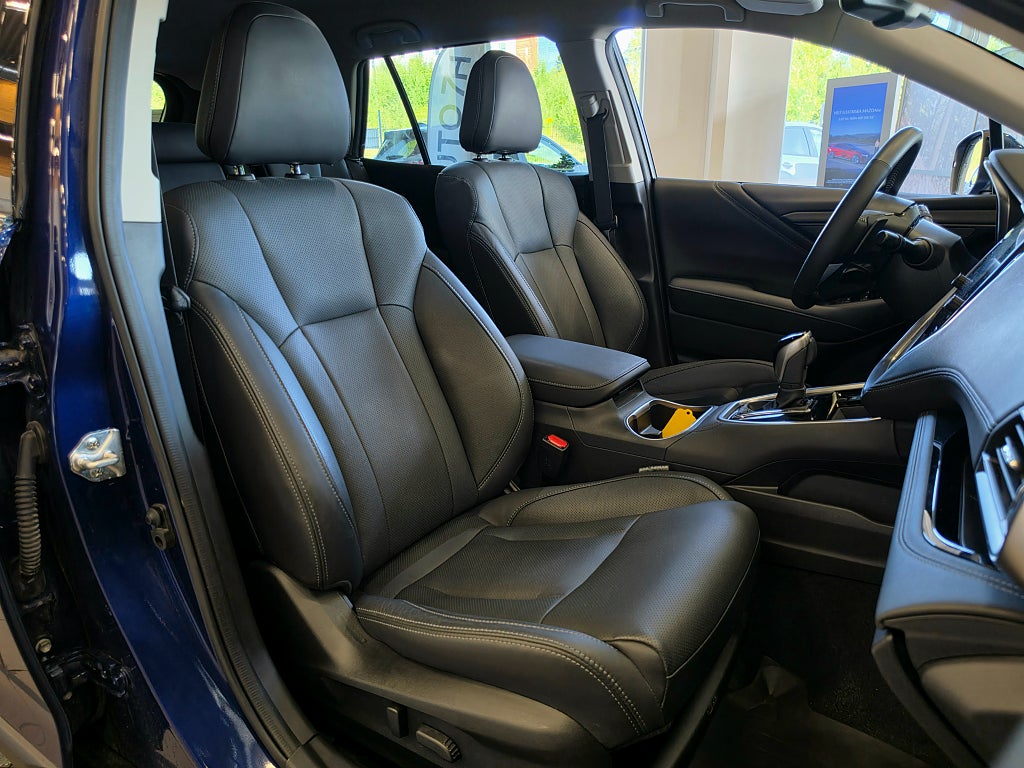 Subaru Outback 2.5 4WD Xfuel Limited Låg skatt Skinn inkl.serviceavtal