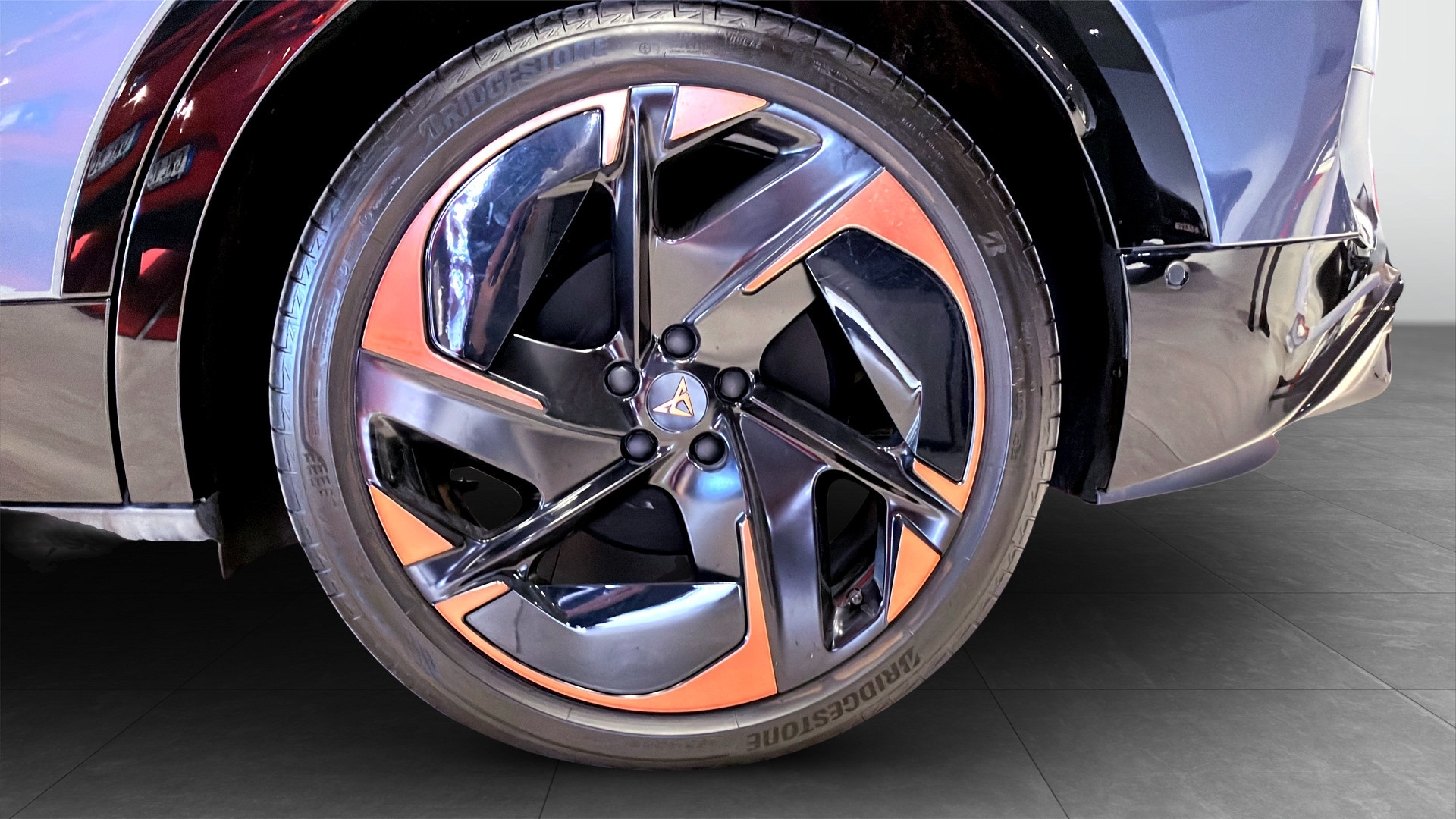 Cupra Tavascan 2025, photo 6/34