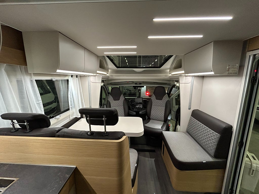 Adria Matrix Axess 670 SL / Taksäng / B-kort / Automat 140hk - Adria