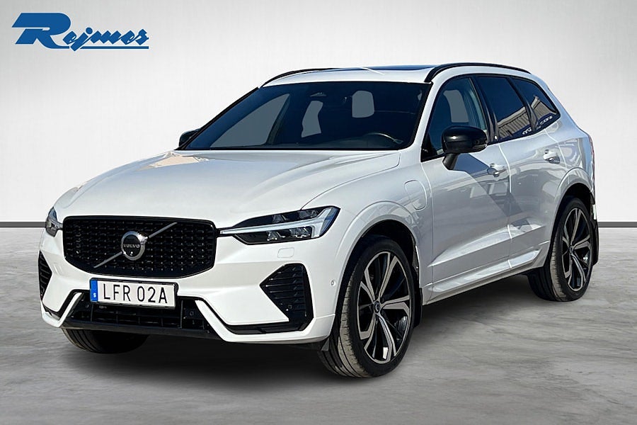 Volvo XC60 Recharge T6 Plus Dark Edition.