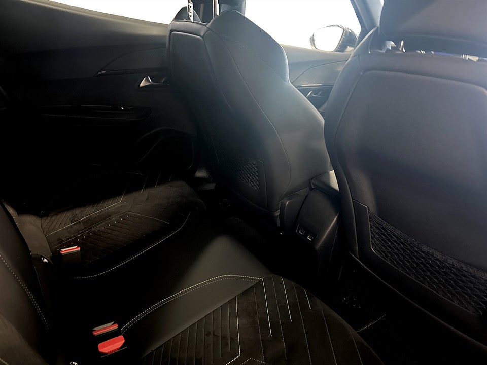 Bild på Peugeot 2008 GT 1.2 PT 130hk Aut B-KAMERA CARPLAY