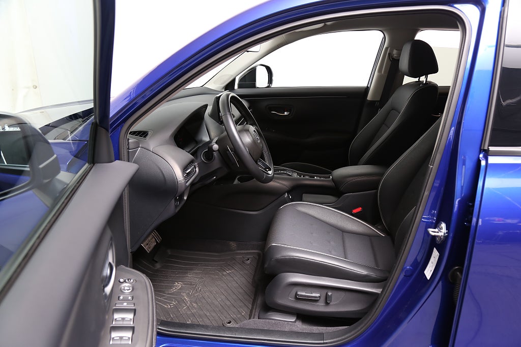 Honda ZR-V SPORT FullHybrid 184 Hk + Side Steps | DEMO