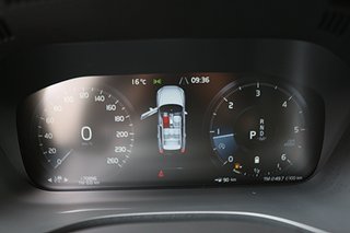 SUV Volvo XC60 32 av 35