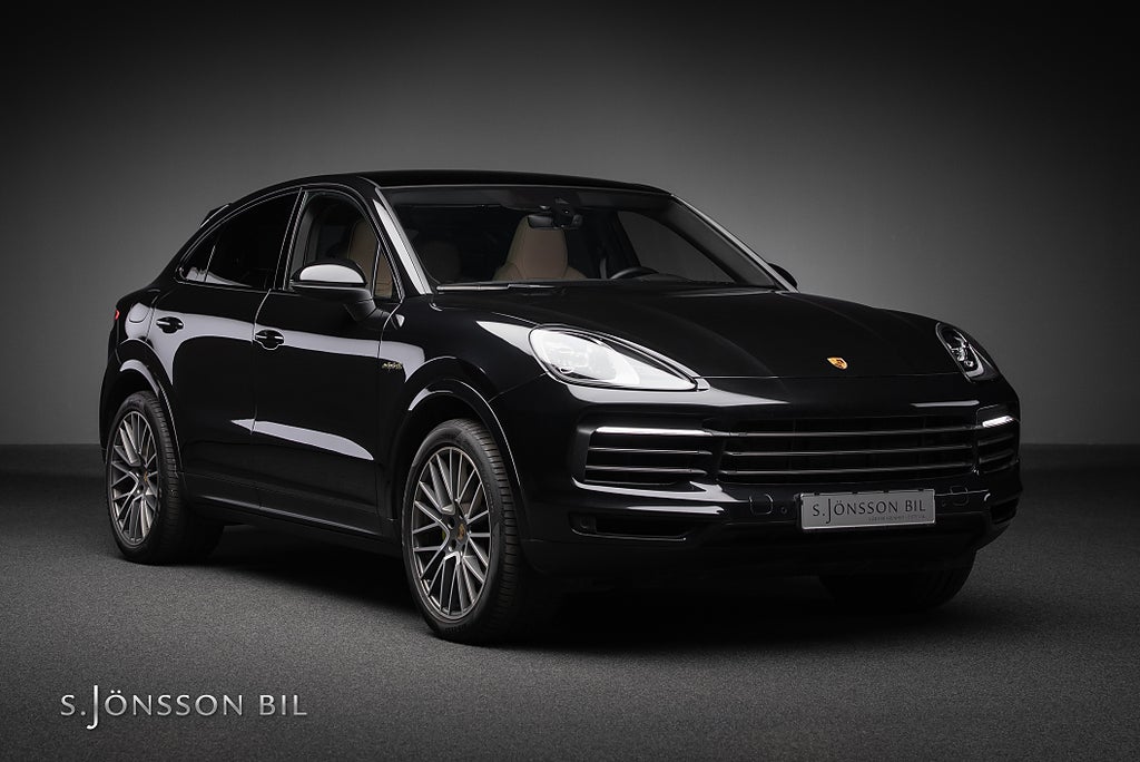Porsche Cayenne Coupé E-Hybrid / Platinum Edition / Drag