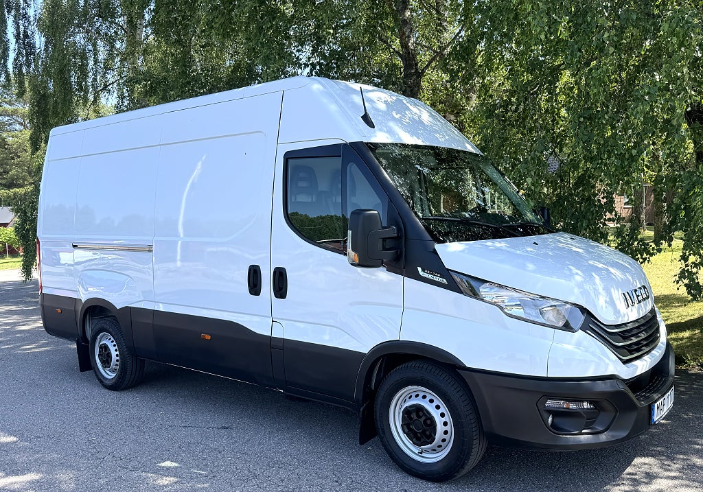 Iveco 35-14 Högskåp 12 m3 Automat & Dieselvärmare