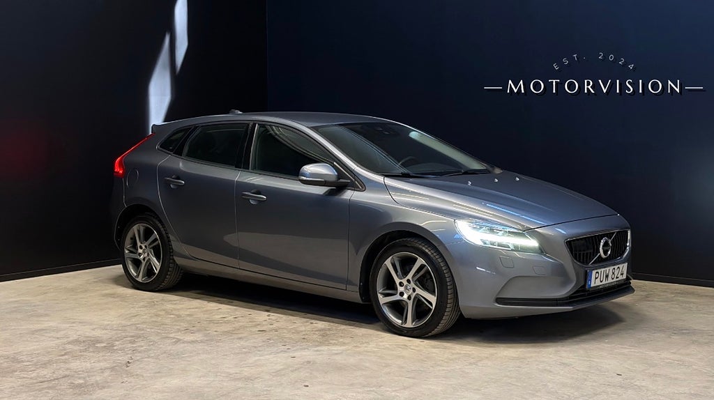 Volvo V40 D3 Momentum / VOC / Keyless / M-Värm / Navi / 