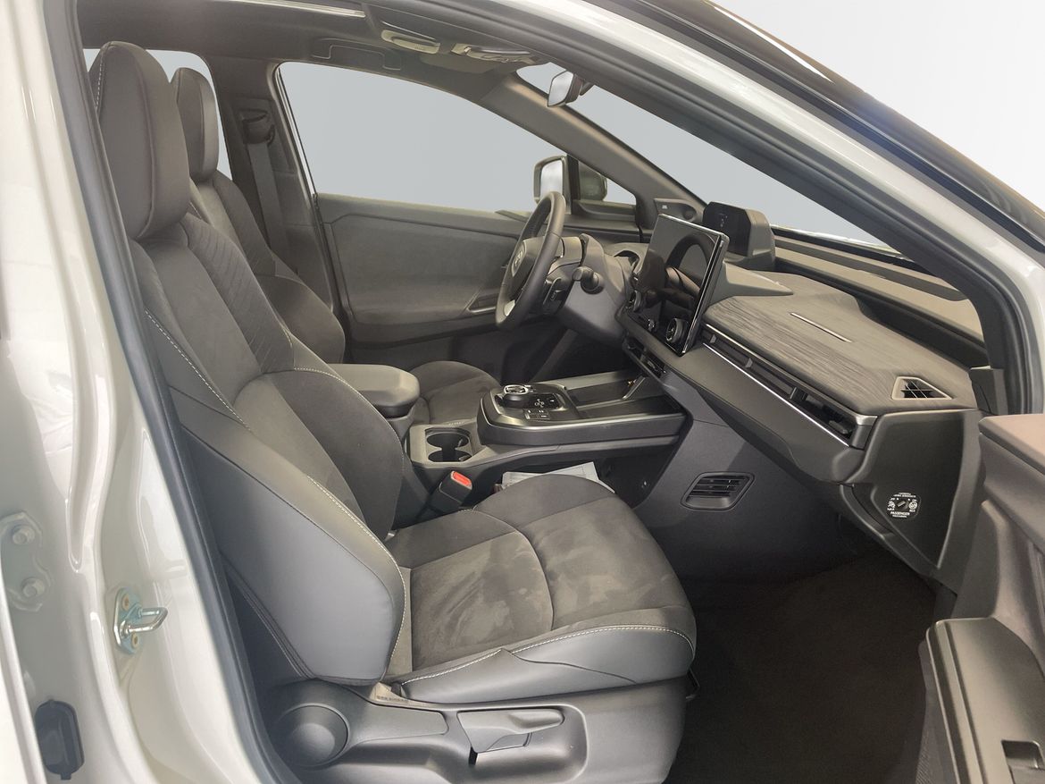 Toyota C-HR EXECUTIVE AWD 2026, bild 7/45