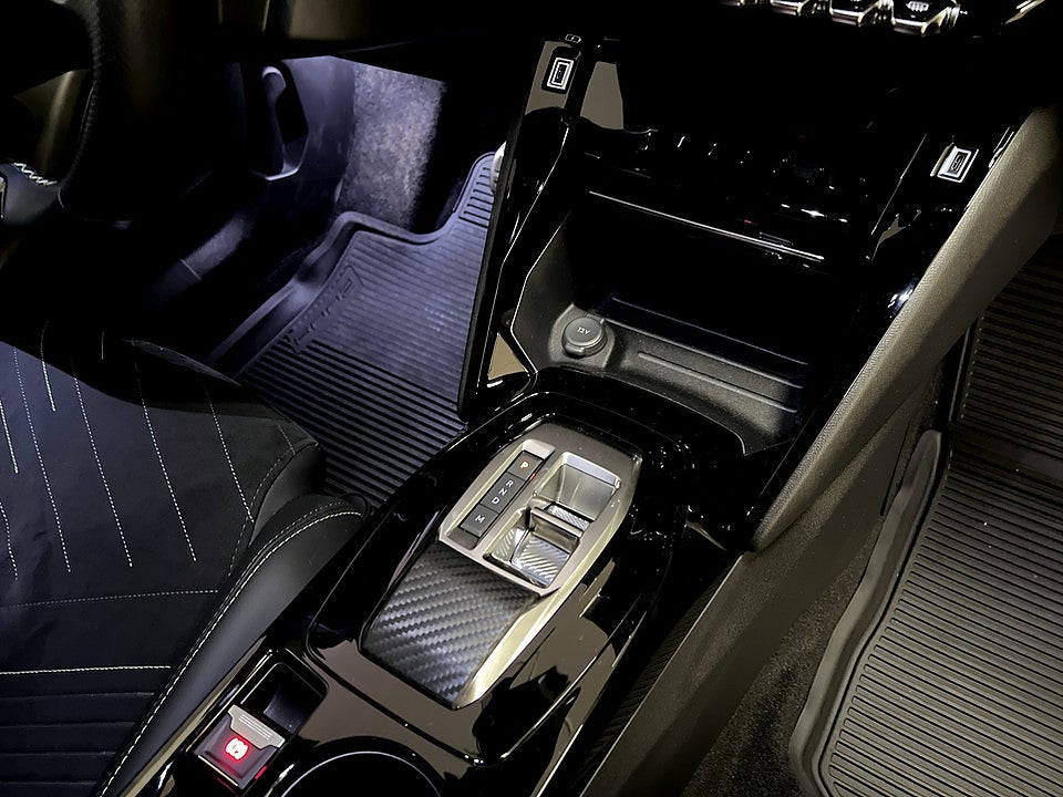 Bild på Peugeot 2008 GT 1.2 PT 130hk Aut B-KAMERA CARPLAY NAVI