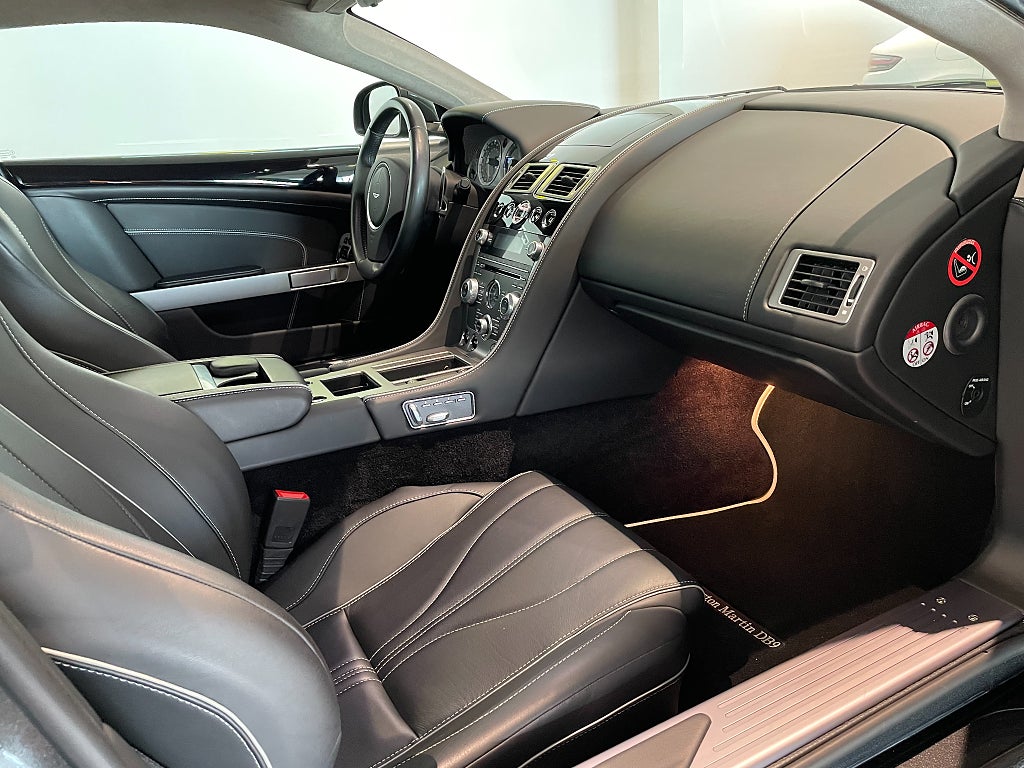 Aston Martin DB9 2014 - miniatyr 17