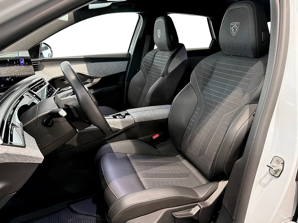 Bild på Peugeot 3008 GT Hybrid 145hk Aut B-KAMERA CARPLAY