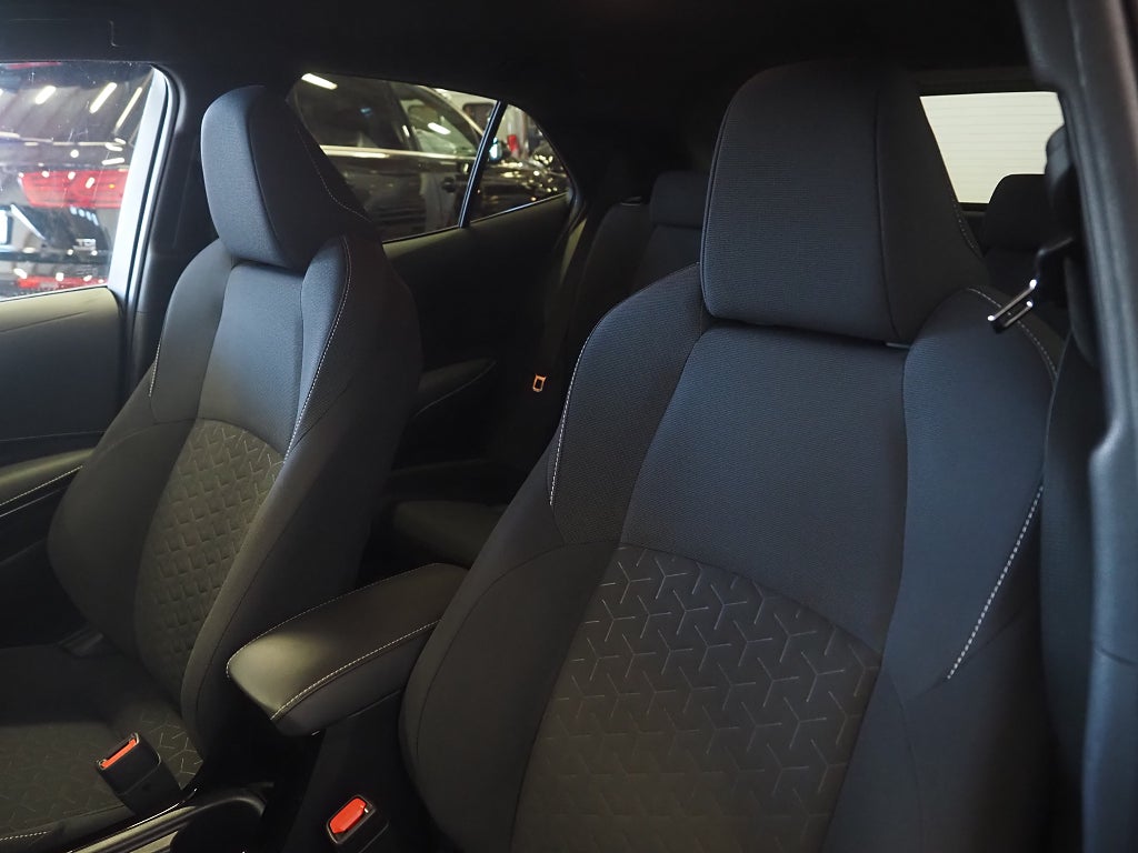 Toyota Corolla 2.0 Hybrid e-CVT 184hk Style | Backkamera | 2019