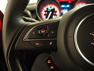 Halvkombi Suzuki Swift 19 av 23