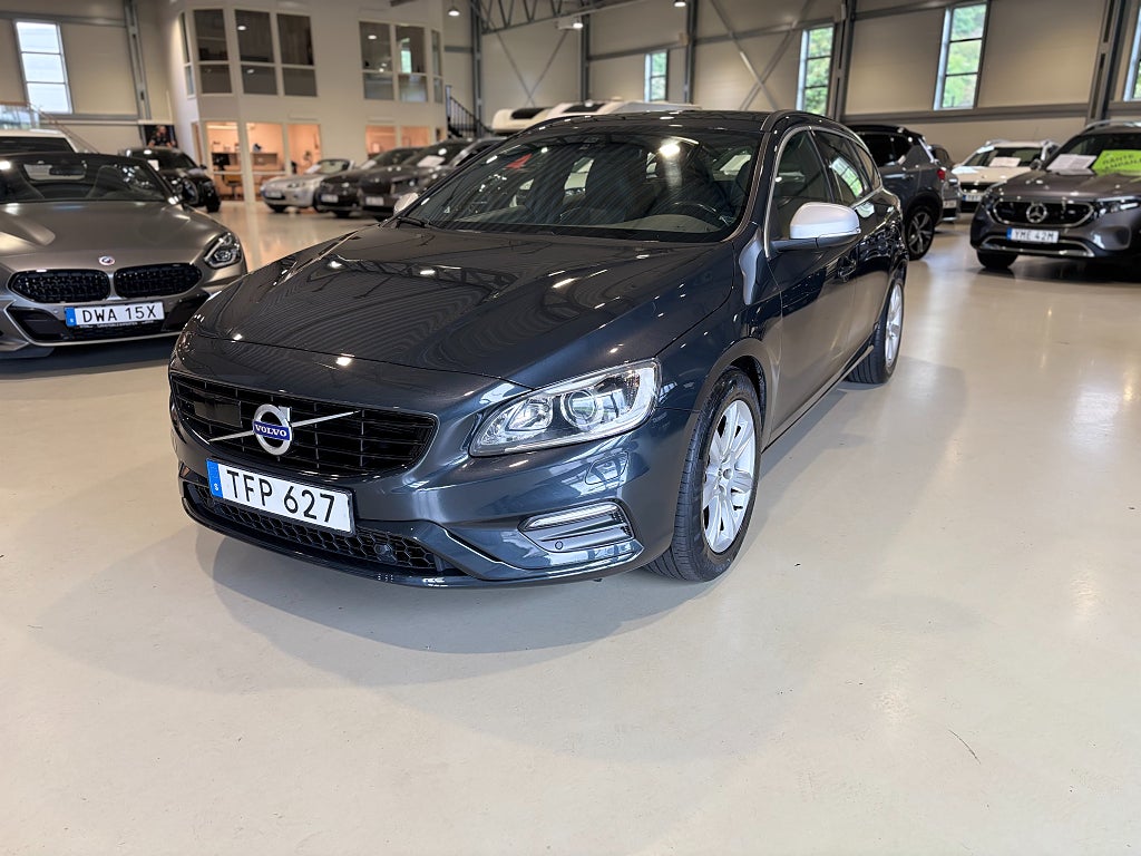 Volvo V60 D4 Geartronic R-Design BLIS/NAV *Kampanjränta 2,75%*