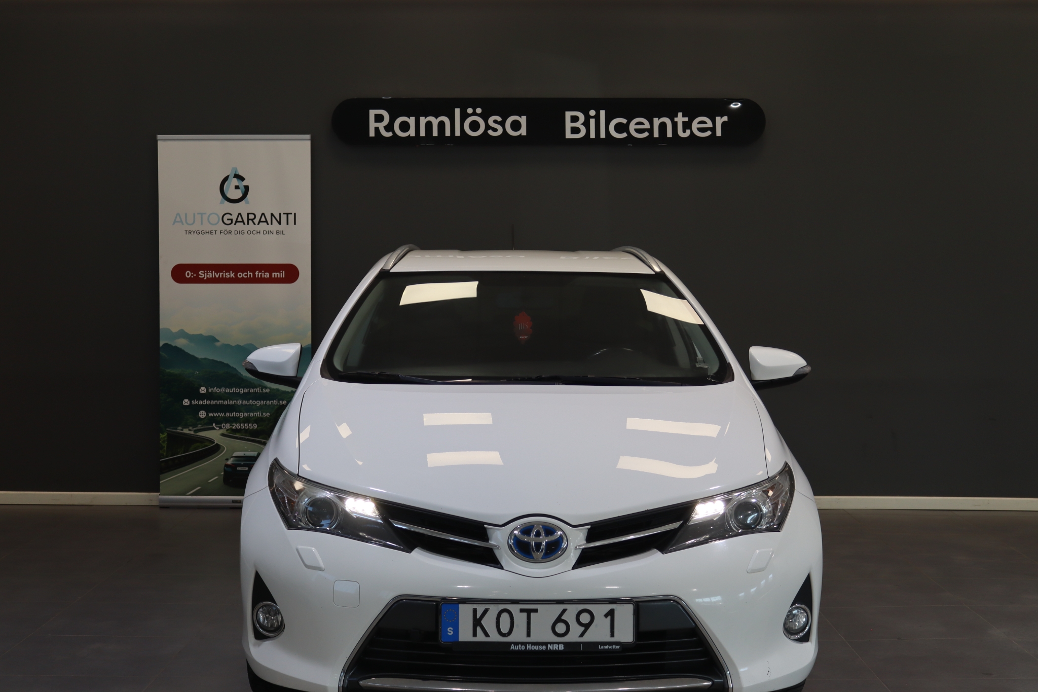 Toyota Auris 2014, photo 3/55