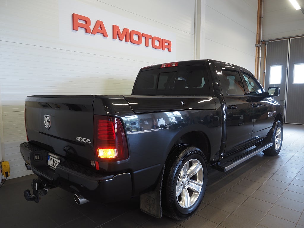 RAM 1500 Sport 5.7 V8 395hk HEMI 4x4 TorqueFlite |Taklucka|Drag| 2018