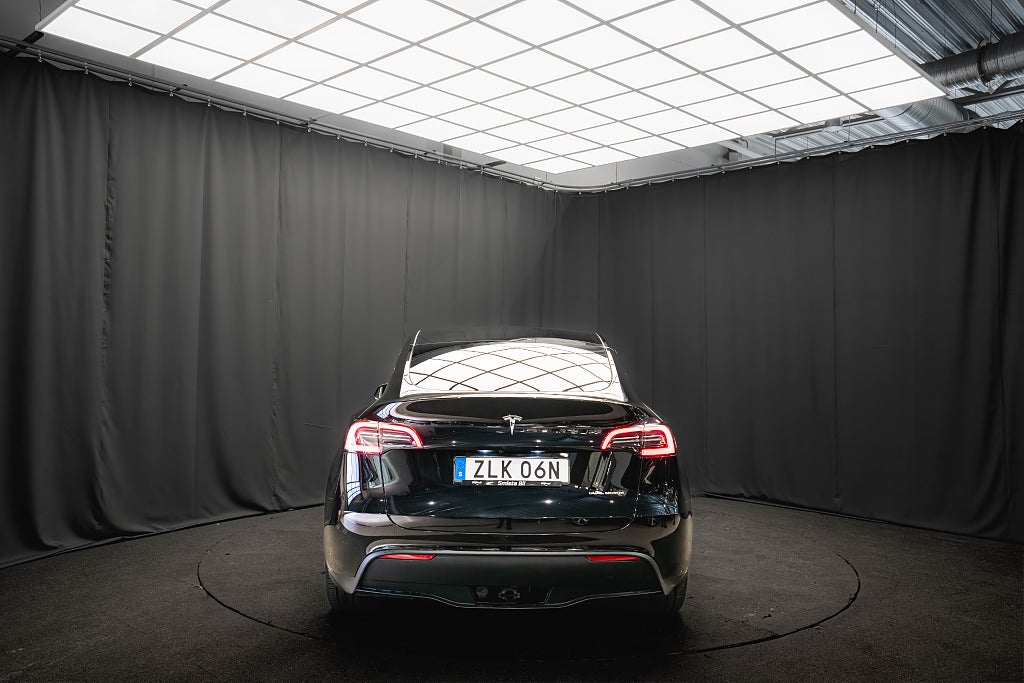 Tesla Model Y Long Range AWD DRAG PANO 1-ÄGARE BATTERITESTAD MOMS