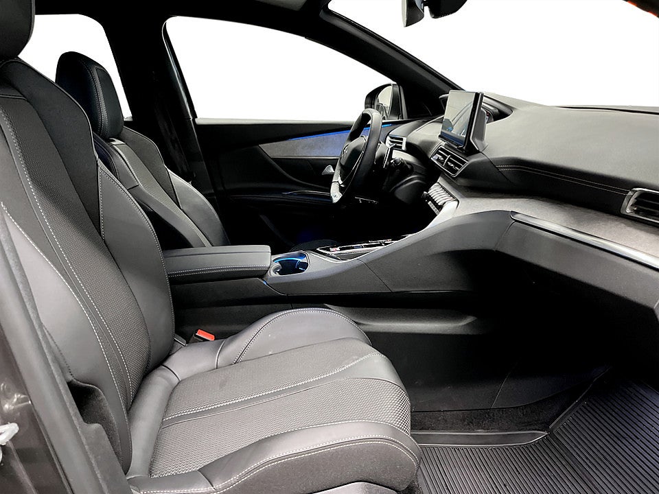 Bild på Peugeot 5008 GT 1.2 PT 130hk Aut 7-SITS B-KAMERA CARPLAY