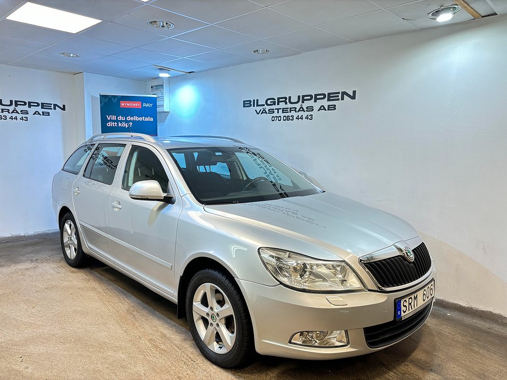 Skoda Octavia Kombi 1.6 MPI 102HK / P-Sens / M-värm /Ny Serv