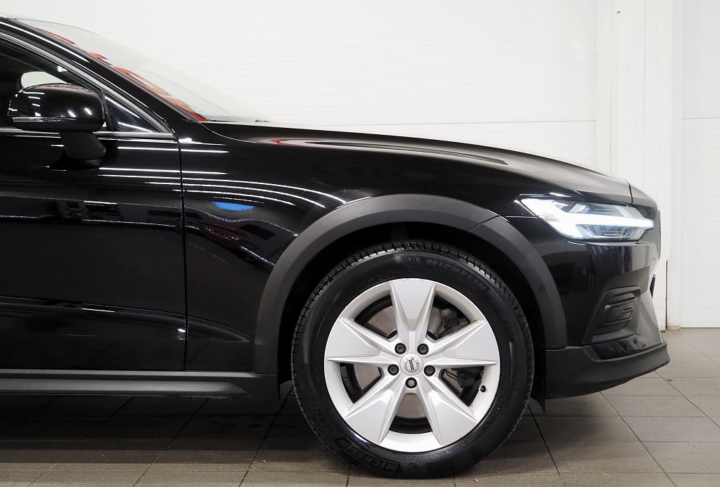 Volvo V60 Cross Country D4 190hk AWD Momentum Aut | Kamera | 2020