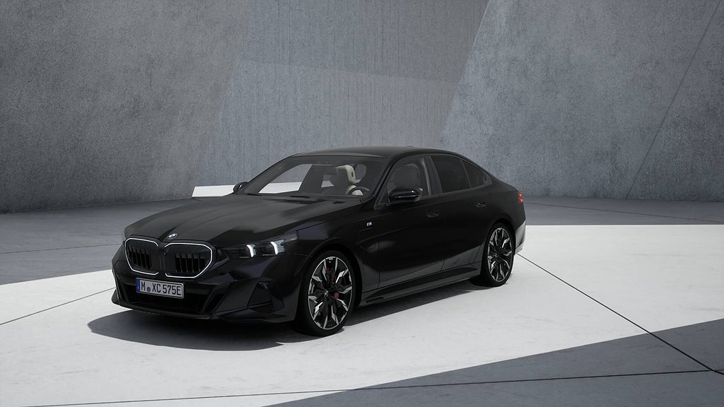 BMW 550e xDrive Sedan B&W KomfortStol Drag Panorama Rattvärme