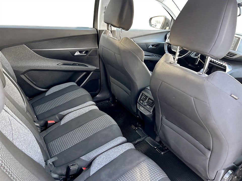 Bild på Peugeot 5008 Active 1.2 PT 130hk Aut - VÄRMARE, DRAG