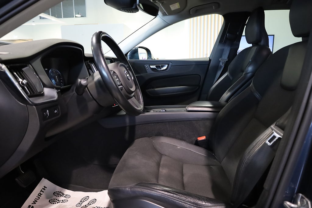 Volvo XC60 D4 AWD AUT Momentum SE Navi Drag VOC Leasbar 2019