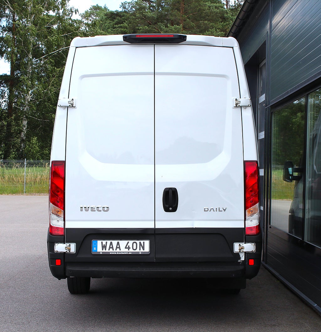 Iveco Daily 35-140 Skåpbil 2.3 JTD L4H2 MOMS 3-Sits Hi-Matic