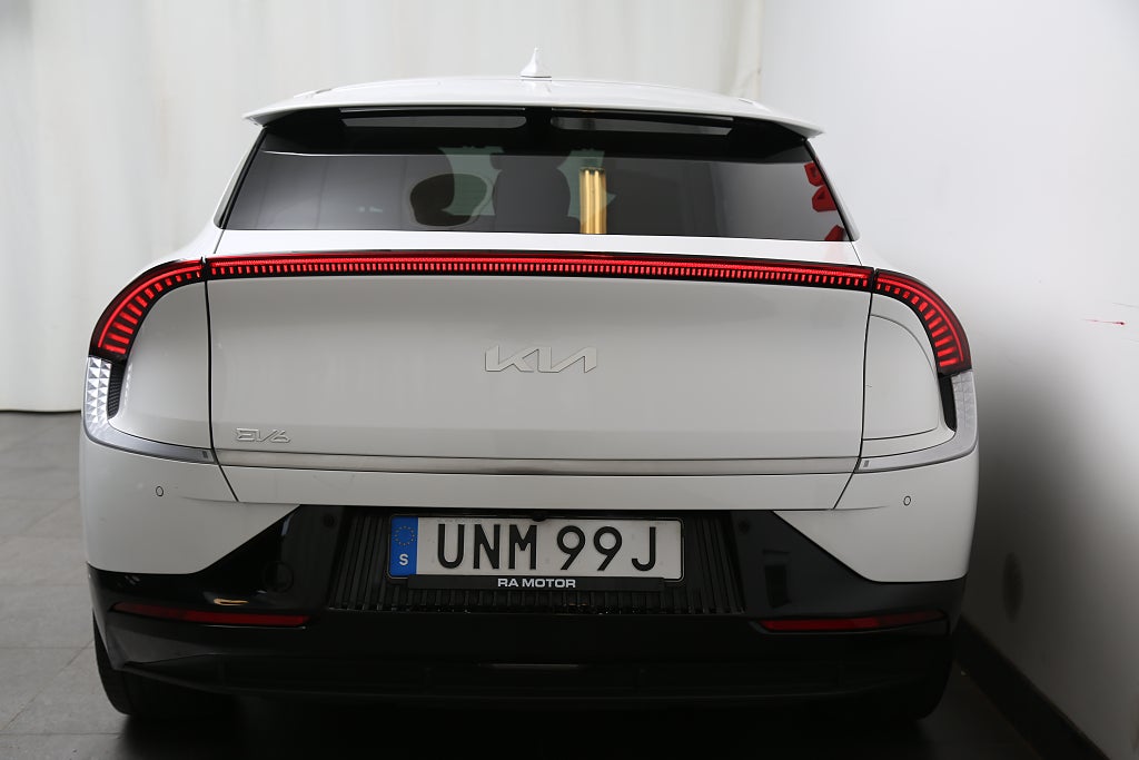 Kia EV6 77.4 kWh 325hk PLUS AWD 360°-kamera Skinn Leasbar 2023