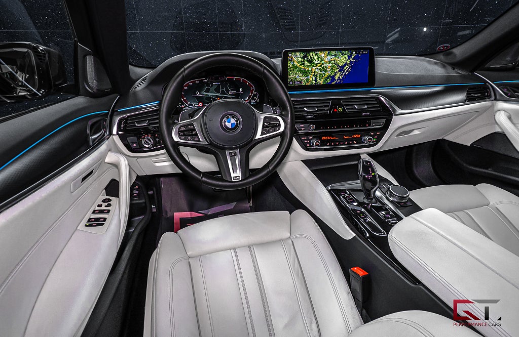 BMW 530e xDrive Touring M-Sport Inno Pano H/K DAP Drag HuD Laser