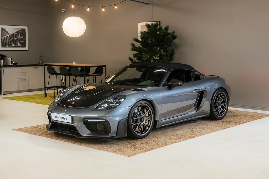 Porsche 718 Spyder RS , PCCB, Lyft , Magnesiumfälgar,