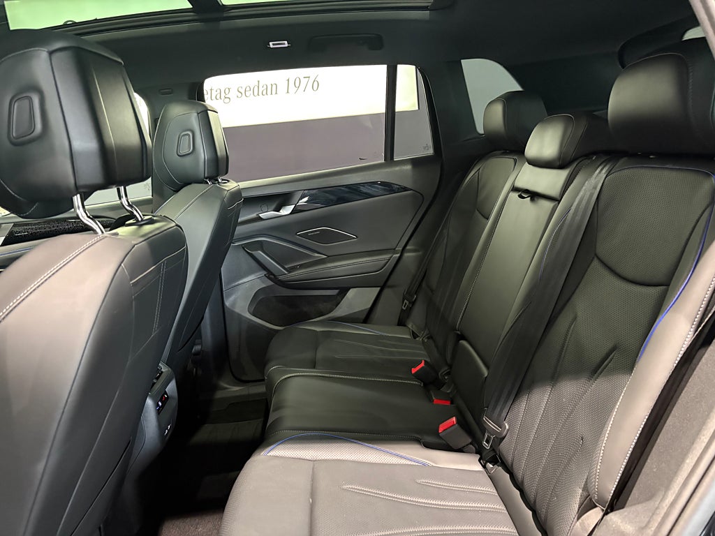 Volkswagen Tiguan 2.0 TDI R-line 4Motion Värmare Läder - bild 6
