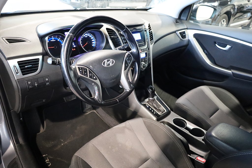 Hyundai i30 1,6 CRDi 110hk Business Automat 5D Bluetooth PDC 2014