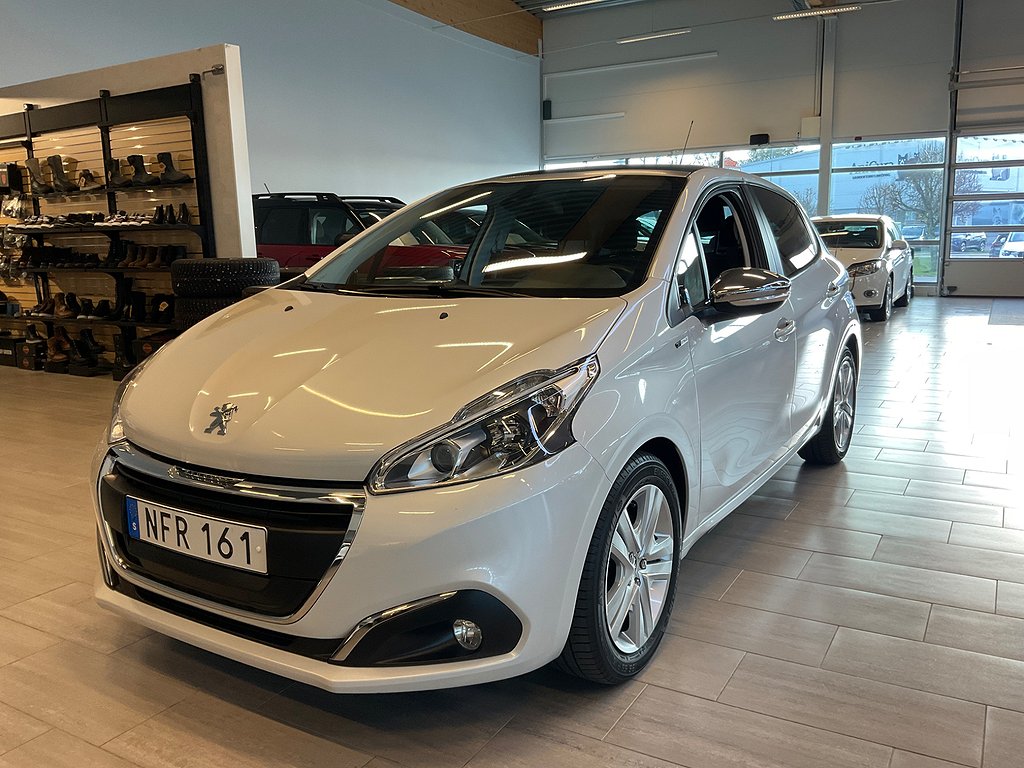 Peugeot 208 1.2 VTi Style Allure Tech Panorama S&V-Hjul