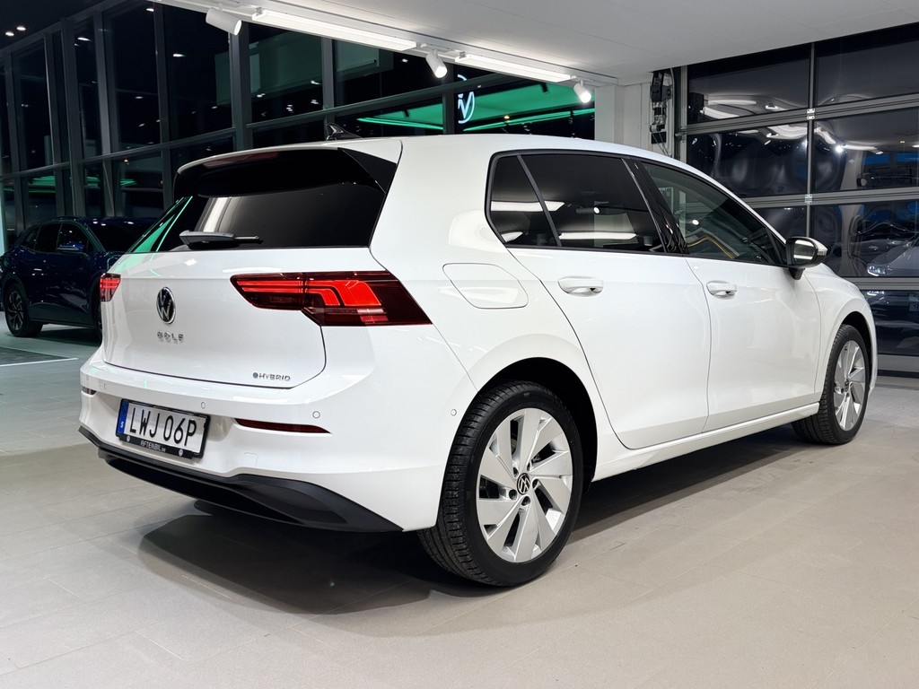 Volkswagen Golf E-hybrid Plug in 2025, bild 6/44