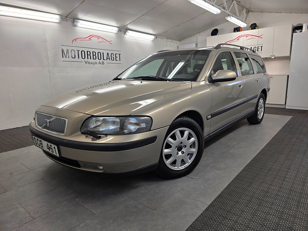 Volvo V70 2.4 Manuell *En ägare Låga mil*