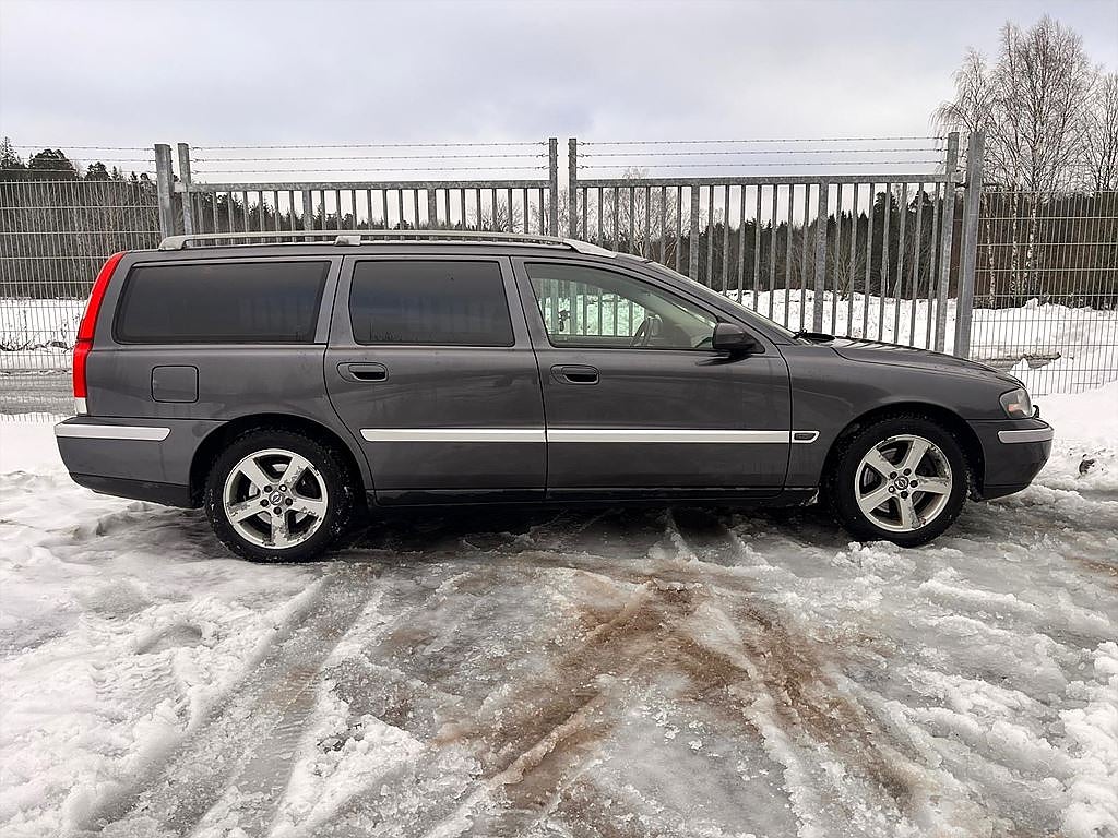 Volvo V70 T5 Skinn Motorvärmare Fullservad Kamrembytt 