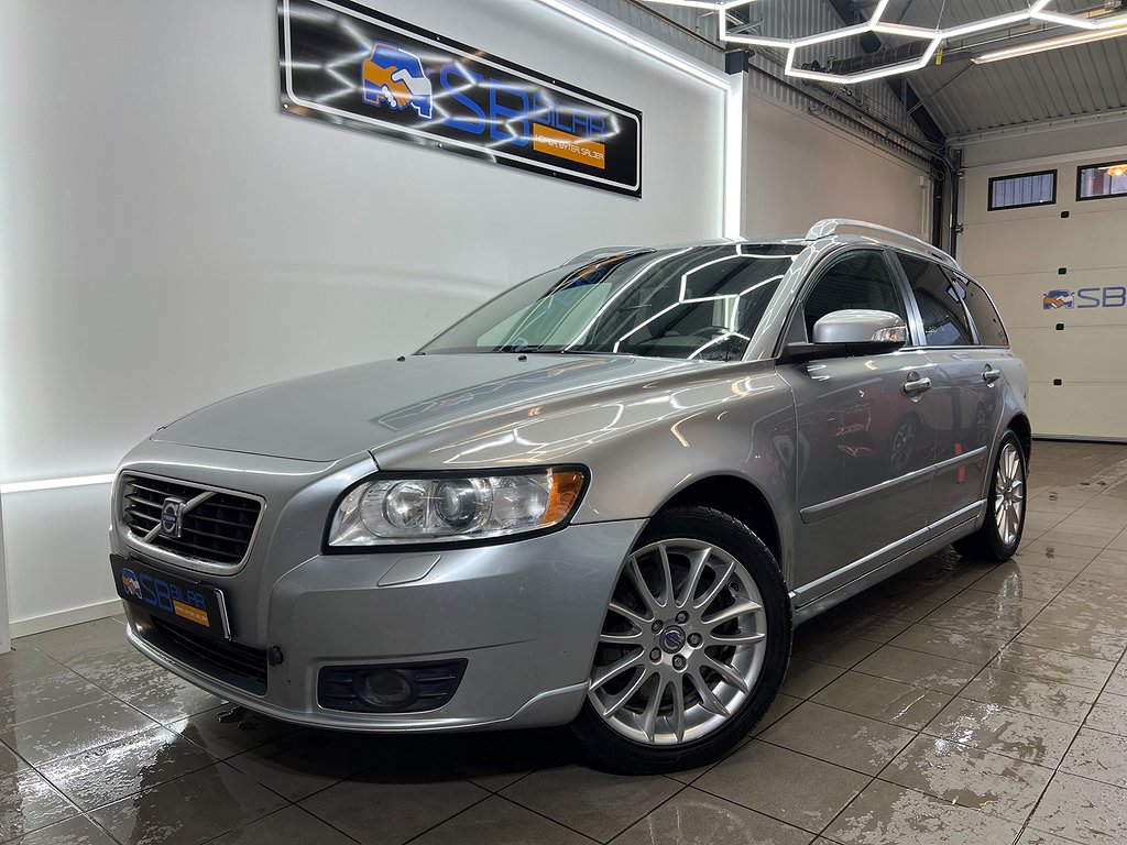 Volvo V50 D5 Manuell, 180hk Summum Drag Keyless El stolar