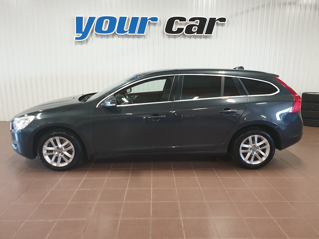 Volvo V60 D5 AWD AUT Drag Värmare PDC Xenon