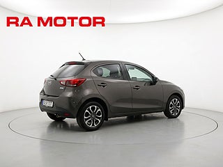 Halvkombi Mazda 2 3 av 24