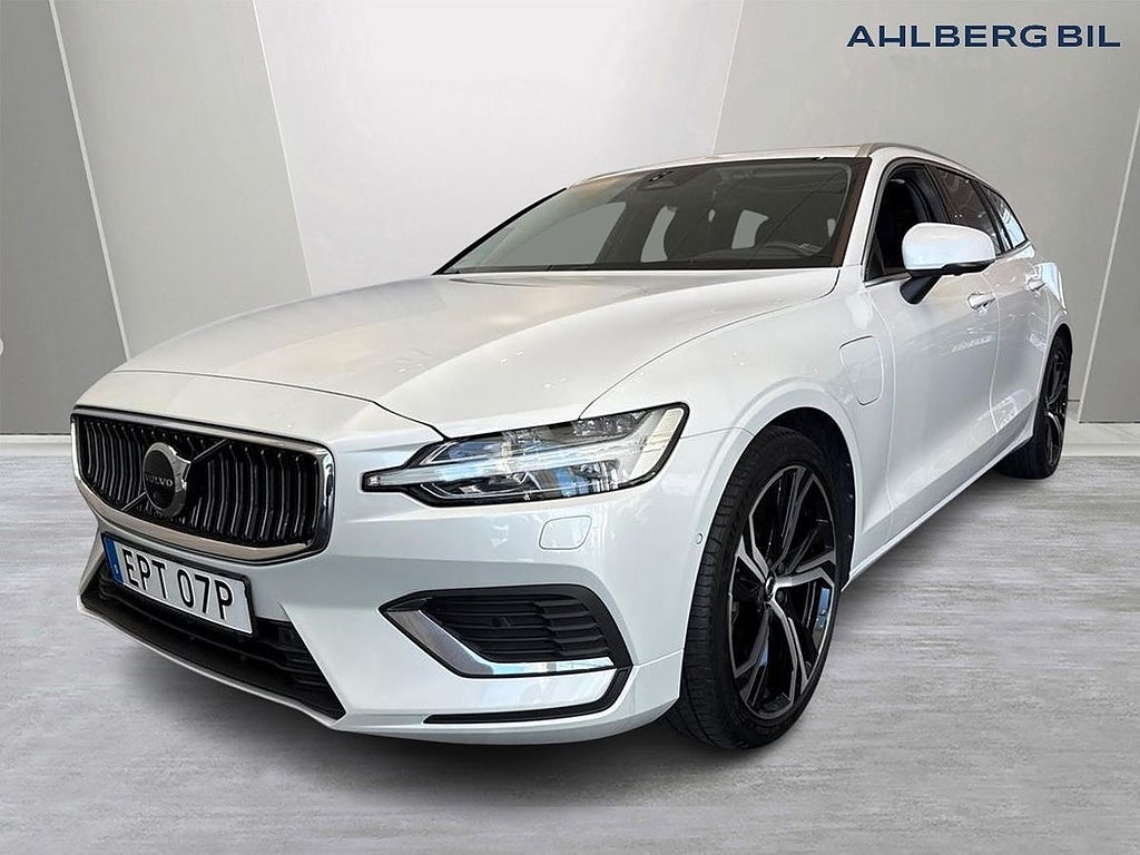 Volvo V60 Recharge T6 Ultimate, head up, dragkrok, tonade rut...