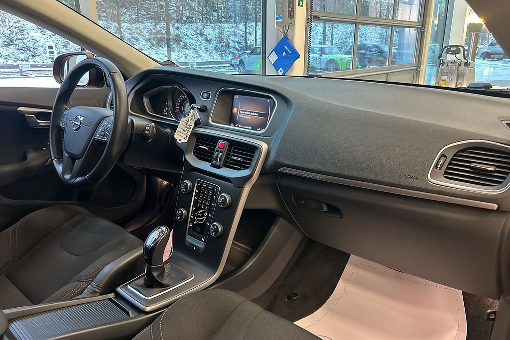 Volvo V40 Cross Country D2 Kinetic P-Sensorer/VOC/BT 7452MIL