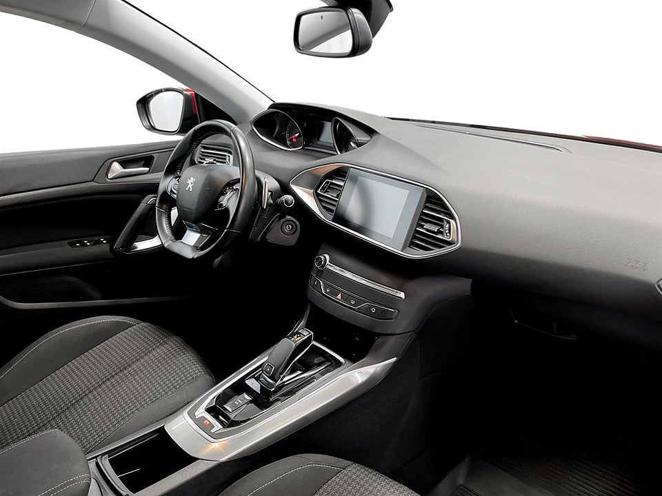 Bild på Peugeot 308 5D Active 1.2 PT 131hk CARPLAY BACKSENSORER