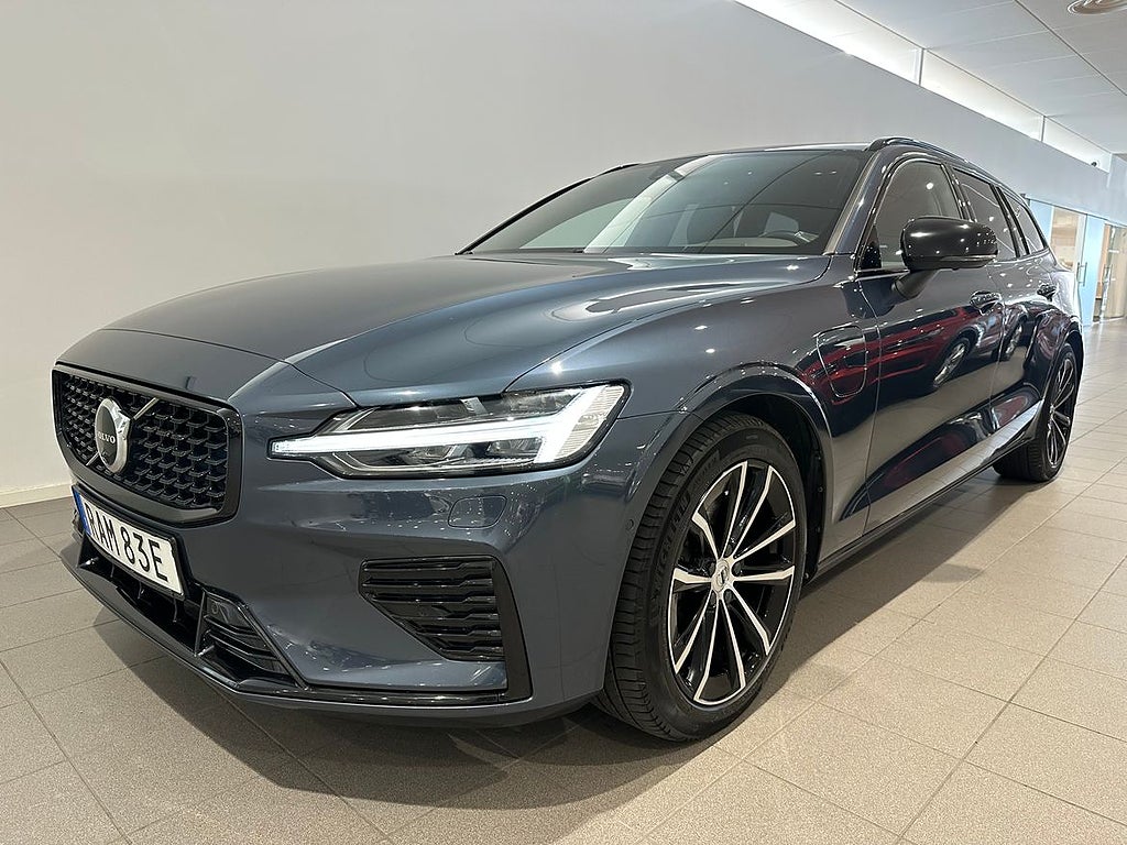 Volvo V60 Recharge T6 Plus Dark / Dragkrok / 360 Kamera /...