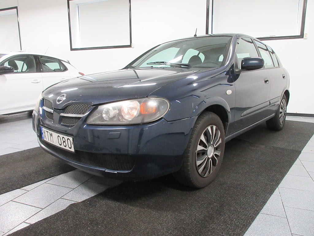 Nissan Almera 5 dr 1.5 98 hk 13600 mil Bes till 26-05-31